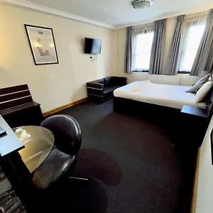 *** Hotel Epsilon Reino Unido